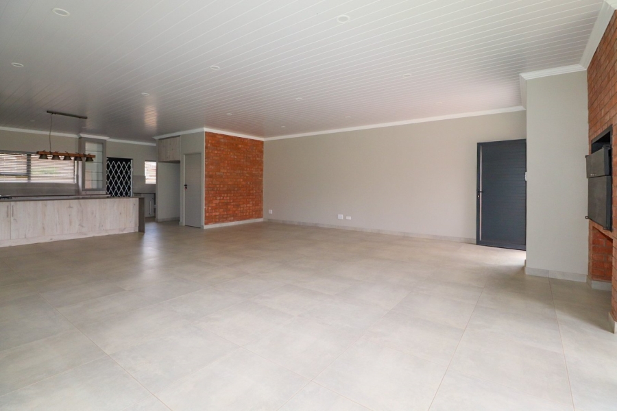 3 Bedroom Property for Sale in Flamwood North West
